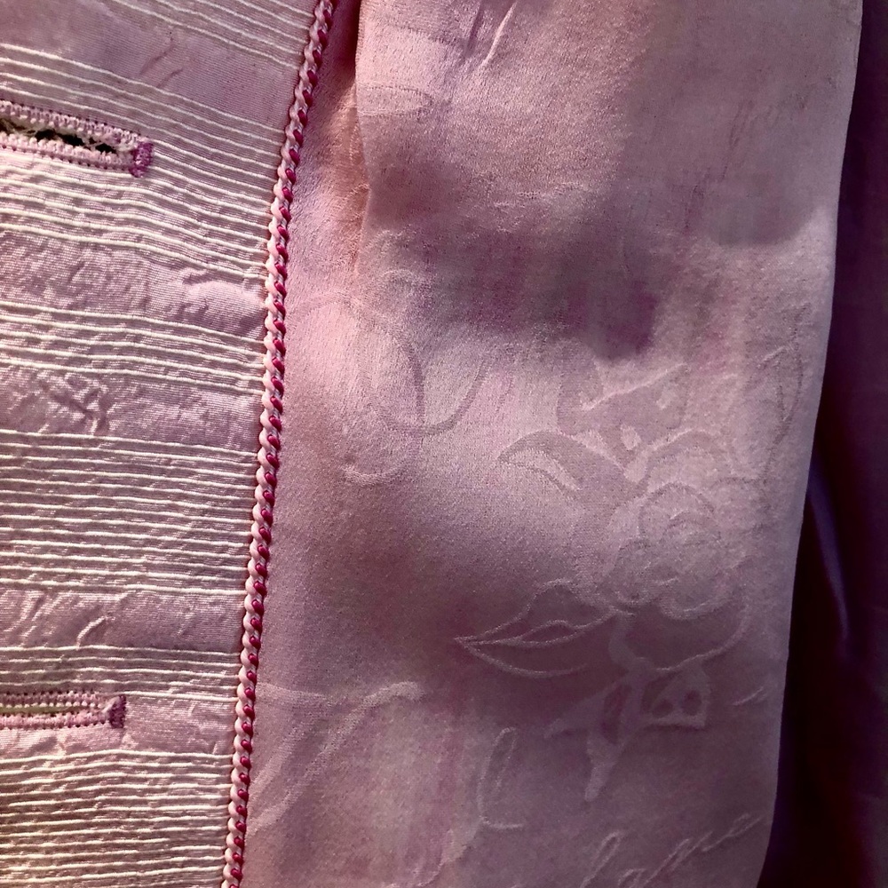 Chanel Runway Pink Jacket w/Embellishments, Pink & Gold Custom Buttons Size 40 - Picture 7 of 13